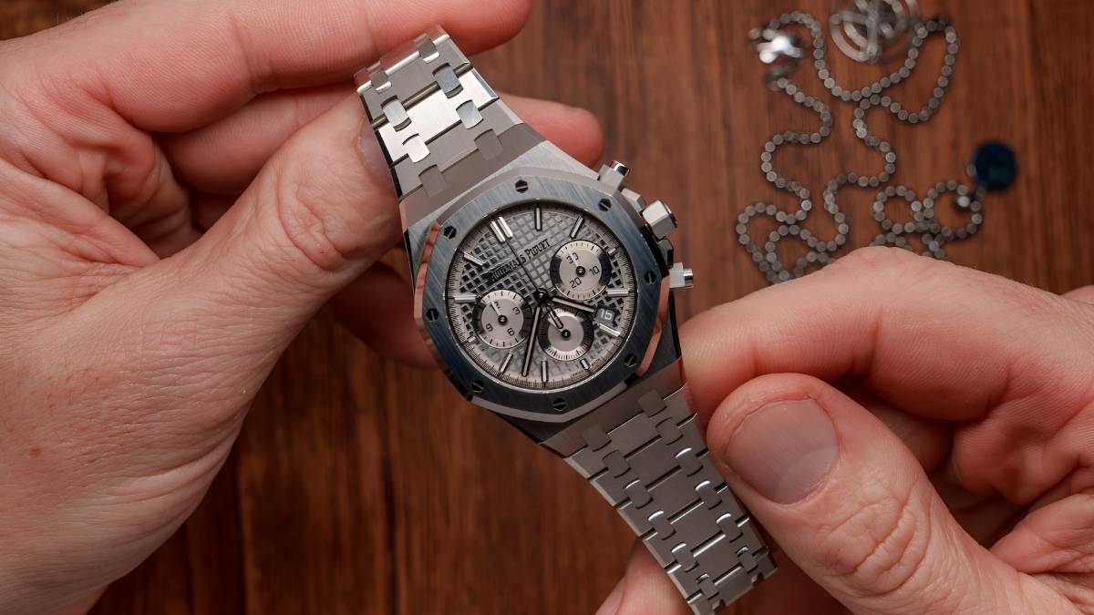 Watch Thinker Derek Mon: Monochrome 3 Watch Throw Down